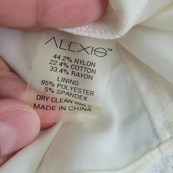 Alexis Waverly Lace Blouse Long Sleeve in Ivory Size Medium - Picture 16 of 16